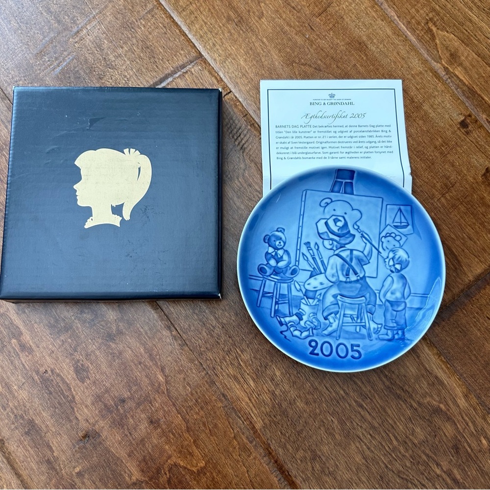 2005 Bing & Grondahl, Children's Day Plate with box and certificate.